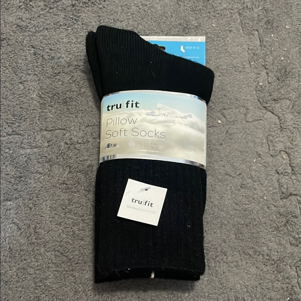 ($2) tru fit Black Pillow Socks